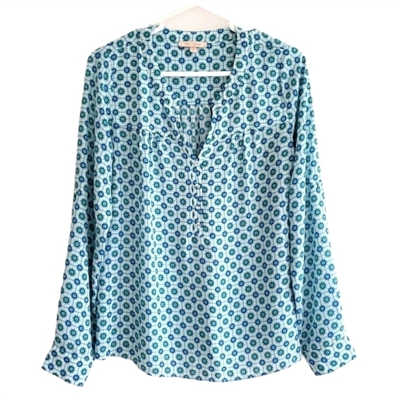 Skies Are Blue Tops - SKIES are Blue Split Neck Top